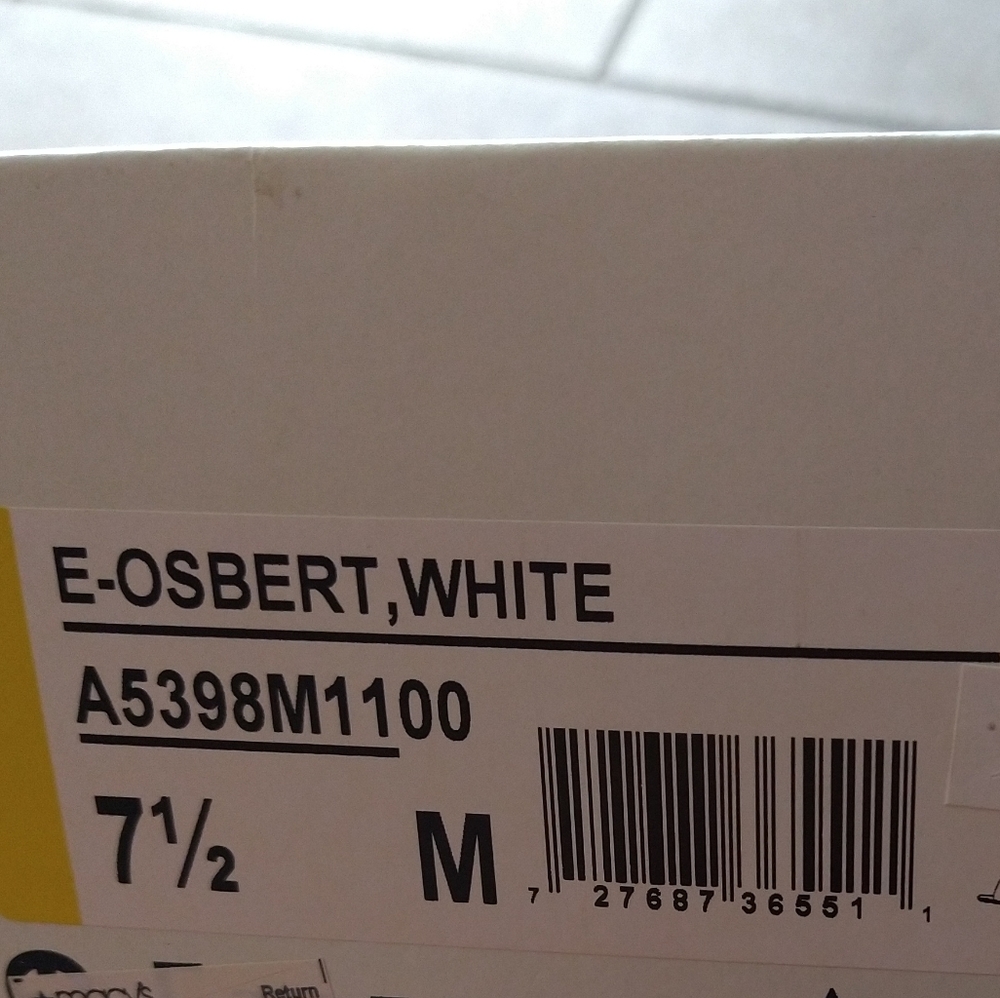 Etienne Aigner🤍 Classic Ivory Leather Shoes🤍 2.25" Heels NIB 7.5M. 🆕 - Picture 4 of 8